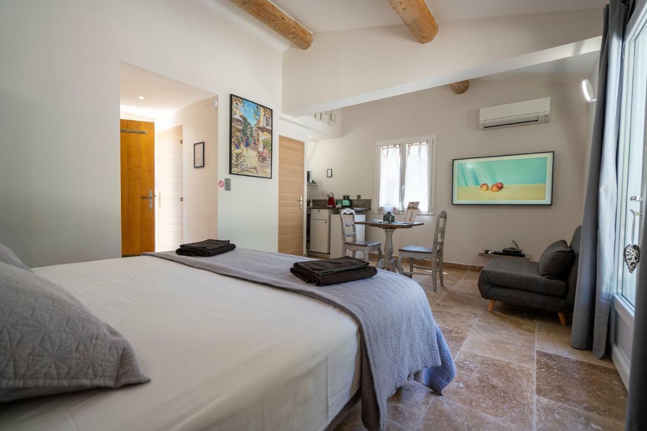 Mas la Chêneraie Lourmarin - Au calme, à 10 mn du centre ville à pied Extérieur photo